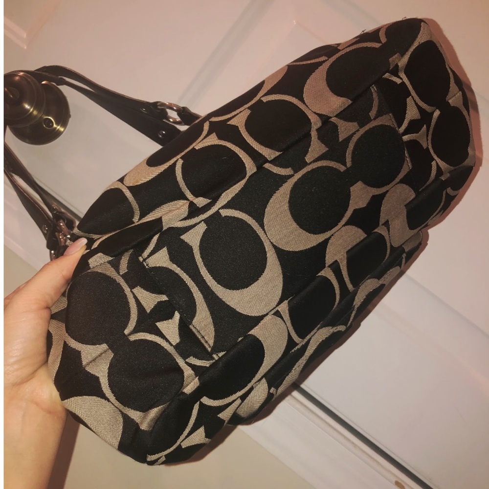 Coach Handbag ๐ - Picture 4 of 8